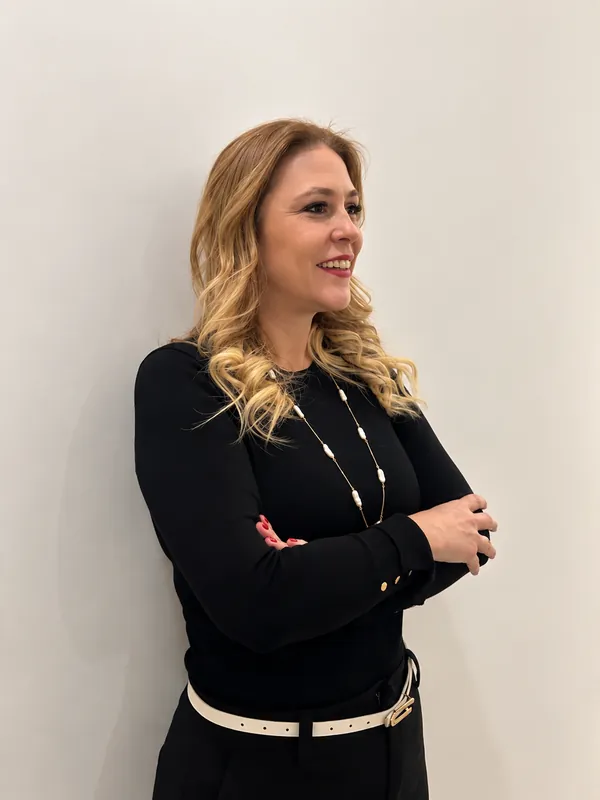 Retrato de Renata Mazza, especialista em desenvolvimento de produtos e marcas